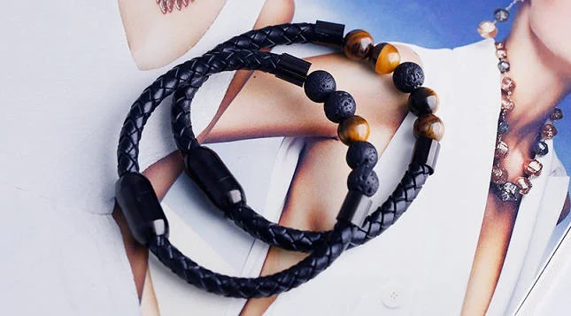 Wear jewelry on top of each other to find a companion for it 